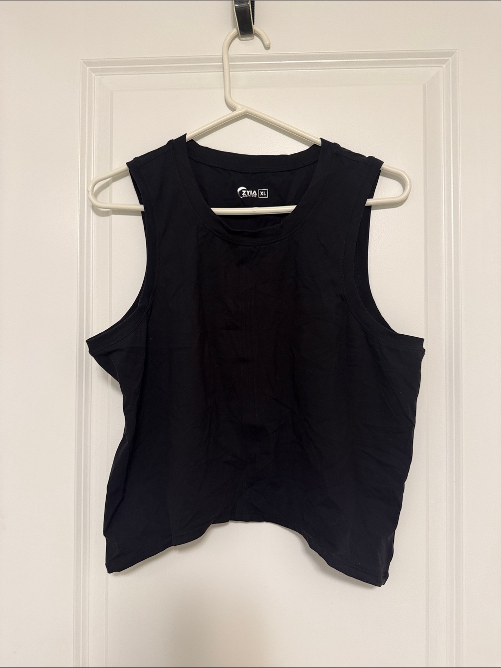 ZYIA Black Sleeveless Crop Tank Top